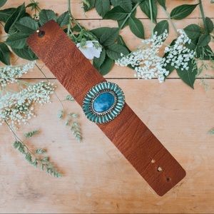 Pretty brown leather cuff